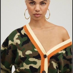 KBB by Kahlana Stylish Camouflage V-Neck Cardigan NWT